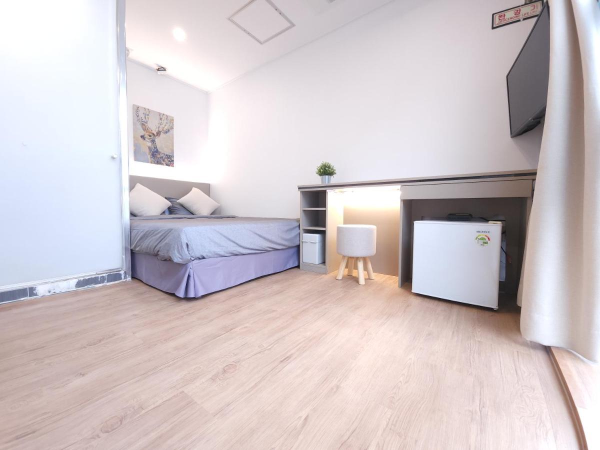 Oyo Hostel Myeongdong 2 Сеул Екстер'єр фото