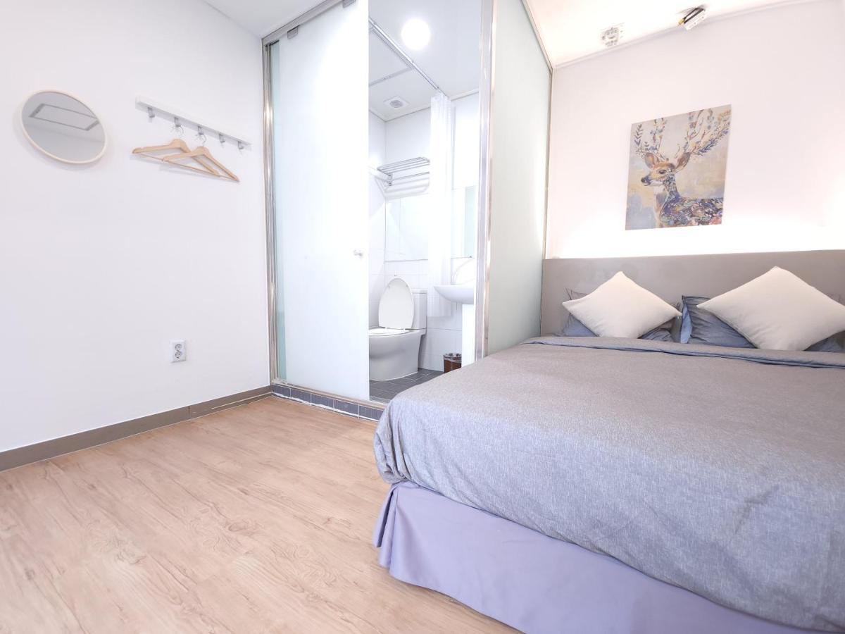 Oyo Hostel Myeongdong 2 Сеул Екстер'єр фото