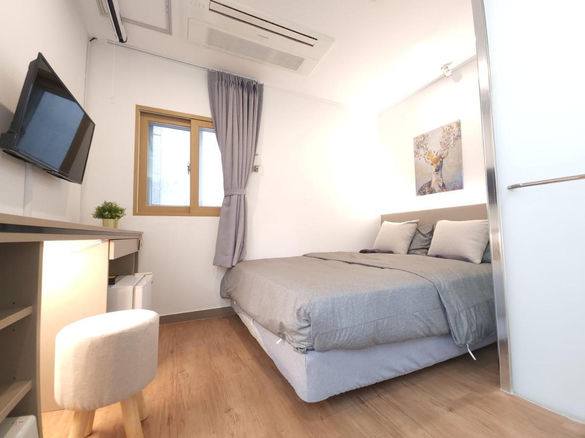 Oyo Hostel Myeongdong 2 Сеул Екстер'єр фото