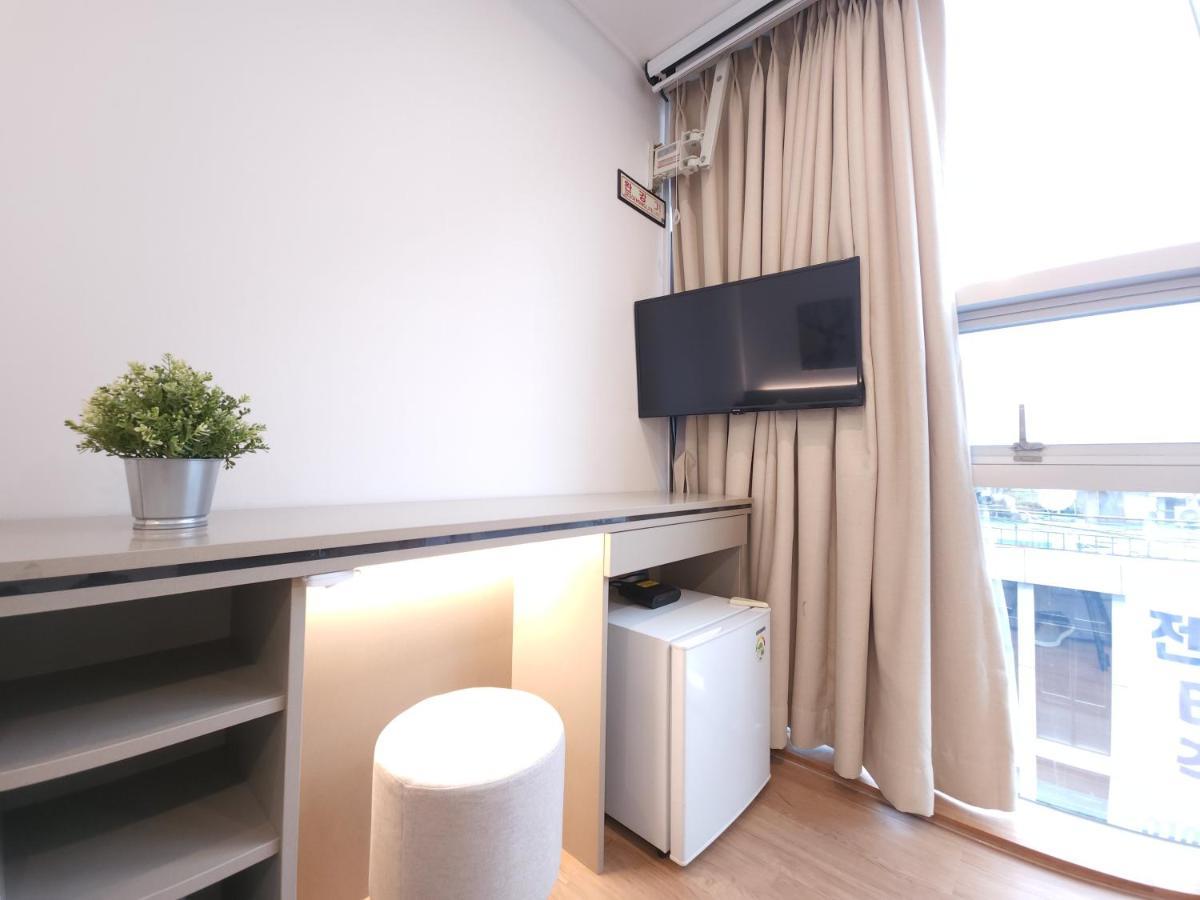Oyo Hostel Myeongdong 2 Сеул Екстер'єр фото
