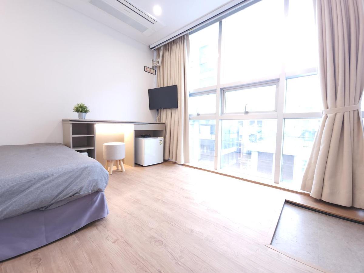 Oyo Hostel Myeongdong 2 Сеул Екстер'єр фото