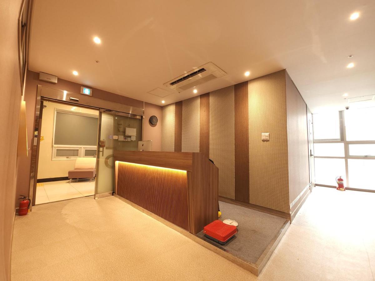 Oyo Hostel Myeongdong 2 Сеул Екстер'єр фото