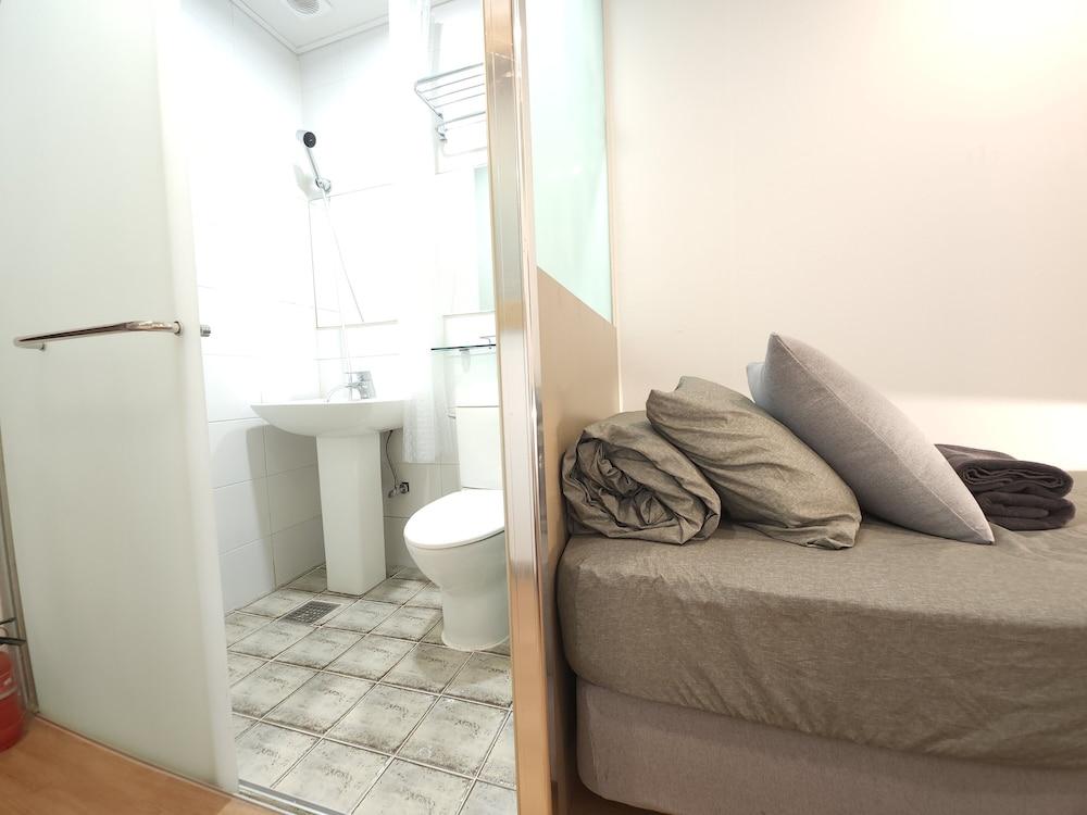 Oyo Hostel Myeongdong 2 Сеул Екстер'єр фото
