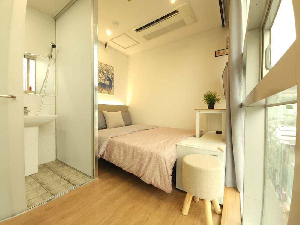 Oyo Hostel Myeongdong 2 Сеул Екстер'єр фото