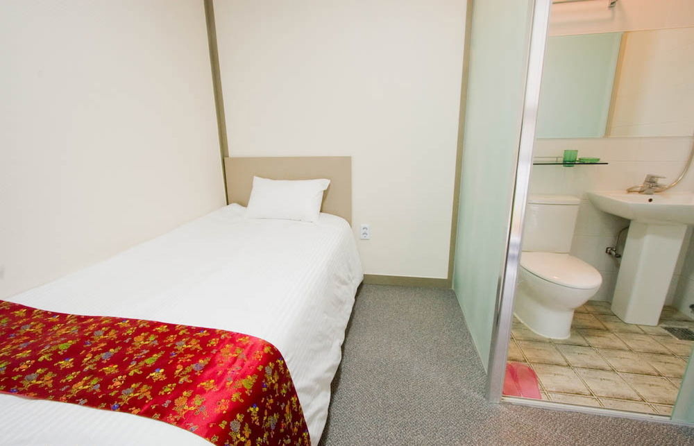 Oyo Hostel Myeongdong 2 Сеул Екстер'єр фото