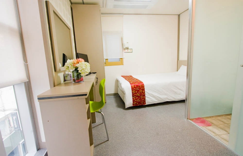 Oyo Hostel Myeongdong 2 Сеул Екстер'єр фото