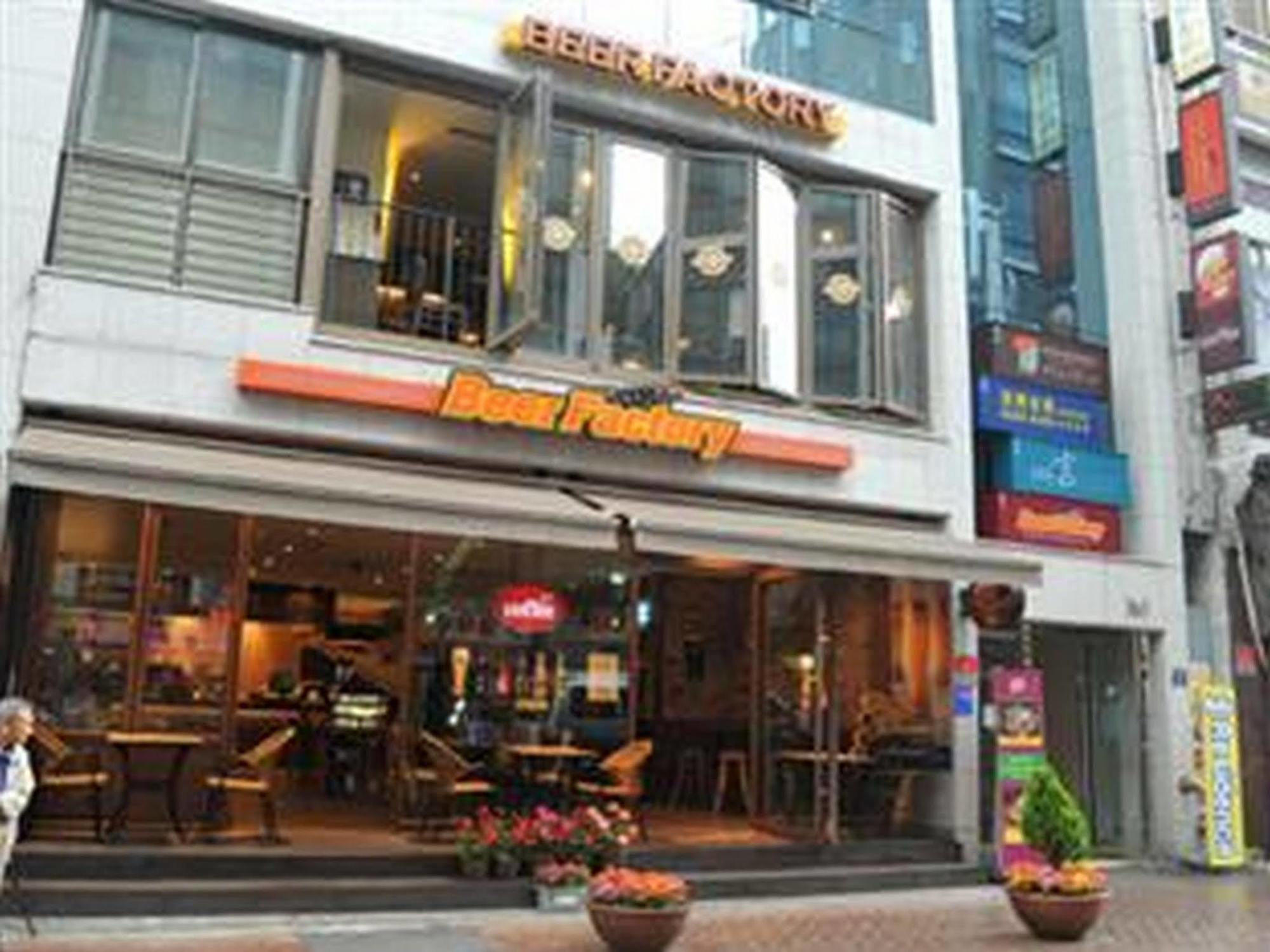 Oyo Hostel Myeongdong 2 Сеул Екстер'єр фото